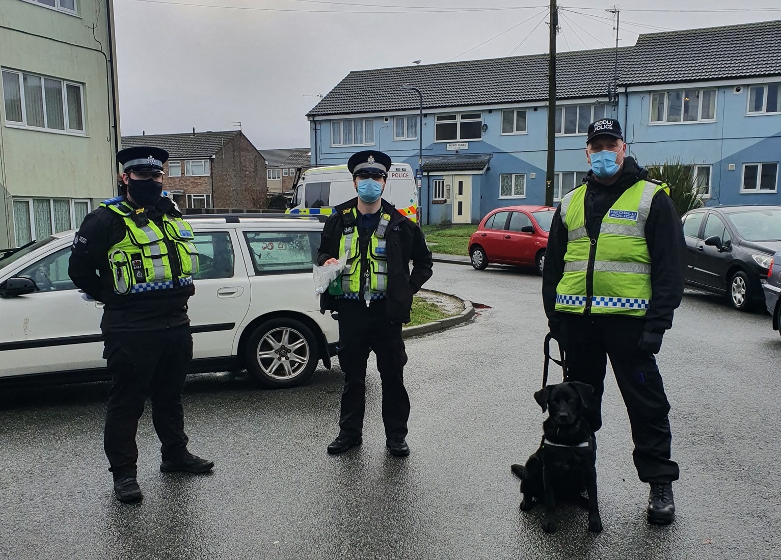 Three Arrested On Suspicion Of Drug Dealing Offences After Police Carry Out Raids In Holyhead 7737