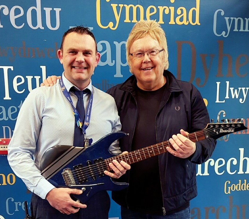 Anglesey Councillor Donates Guitars to Local Schools